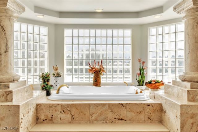 23 Cascade Creek Lane, Las Vegas, NV 89113