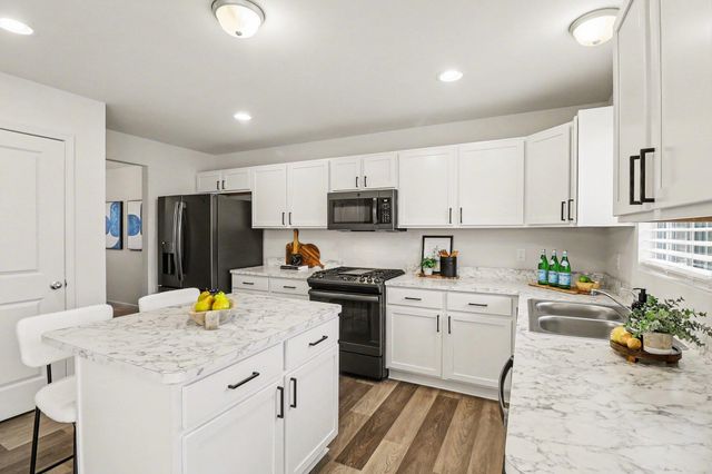 7200 Chandler Drive, Van Buren Twp, MI 48111