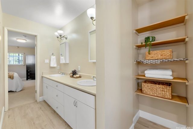 4562 Malia Street, Honolulu, HI 96821