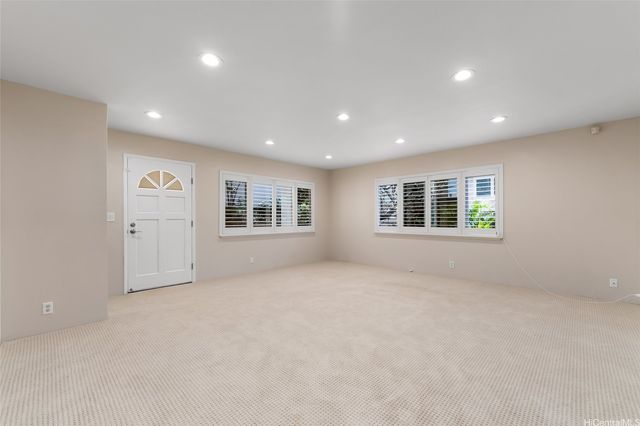 4562 Malia Street, Honolulu, HI 96821