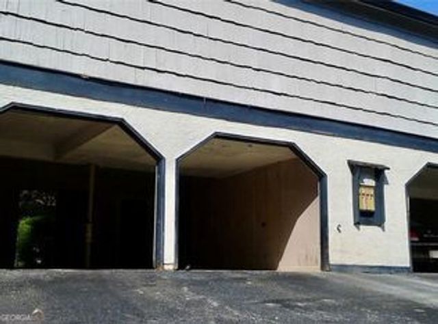 1427 STONE MILL Trace, Stone Mountain, GA 30083