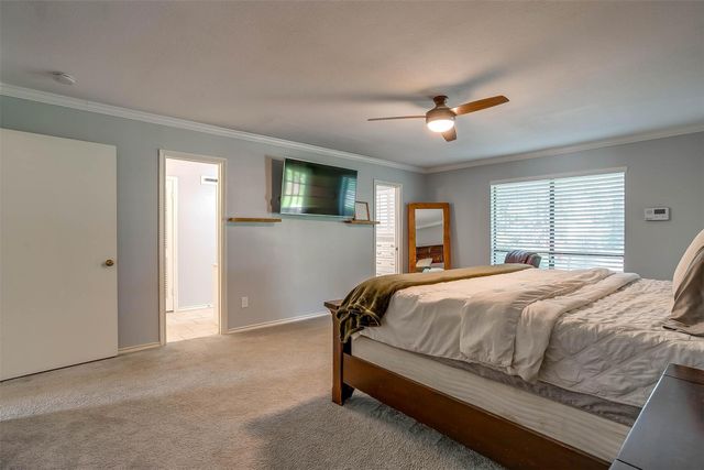 124 Cliffside Drive S, Burleson, TX 76028