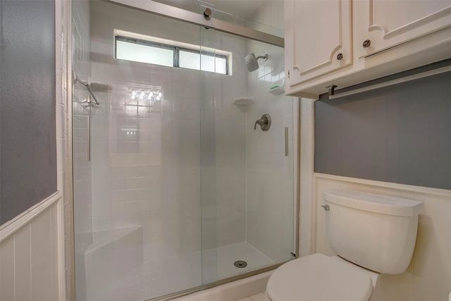 124 Cliffside Drive S, Burleson, TX 76028