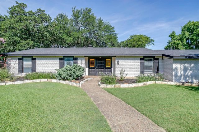 124 Cliffside Drive S, Burleson, TX 76028