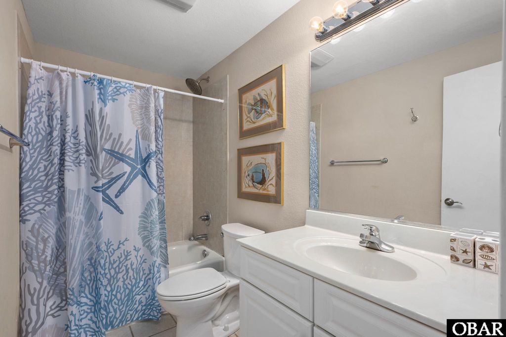 Image 14 of property listing at 129A Jay Crest Road, Duck, NC 27949