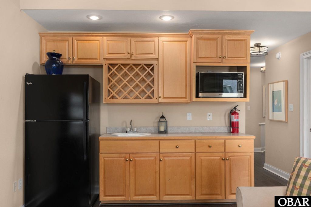 Image 4 of property listing at 129A Jay Crest Road, Duck, NC 27949