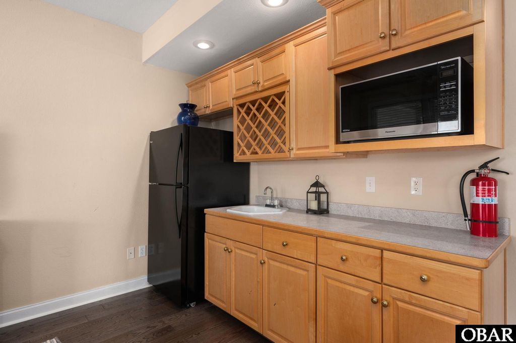 Image 5 of property listing at 129A Jay Crest Road, Duck, NC 27949