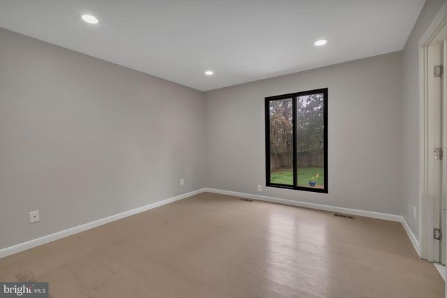 6170 HOWELLS RD, Alexandria, VA 22310