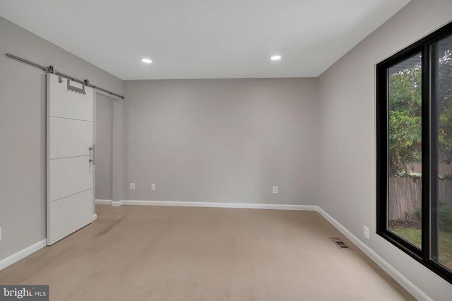 6170 HOWELLS RD, Alexandria, VA 22310