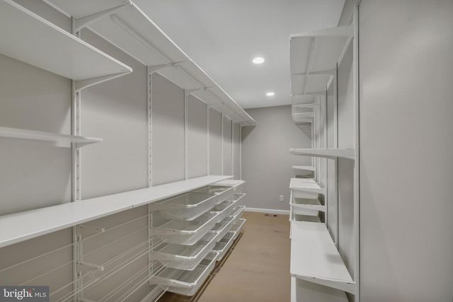 6170 HOWELLS RD, Alexandria, VA 22310