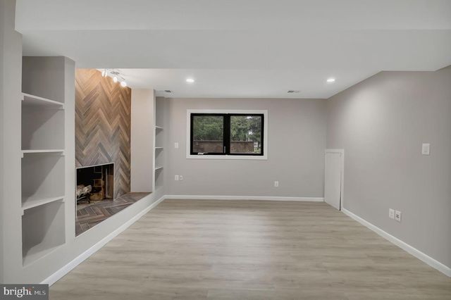6170 HOWELLS RD, Alexandria, VA 22310