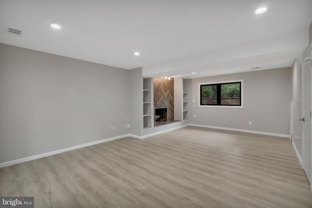 6170 HOWELLS RD, Alexandria, VA 22310