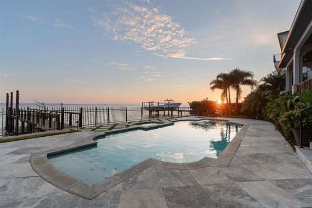 5120 W LONGFELLOW AVENUE, Tampa, FL 33629