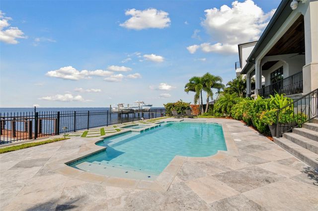 5120 W LONGFELLOW AVENUE, Tampa, FL 33629