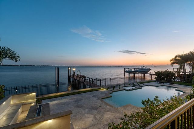 5120 W LONGFELLOW AVENUE, Tampa, FL 33629