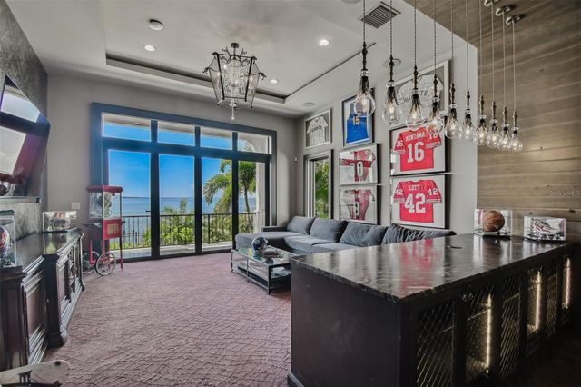 5120 W LONGFELLOW AVENUE, Tampa, FL 33629