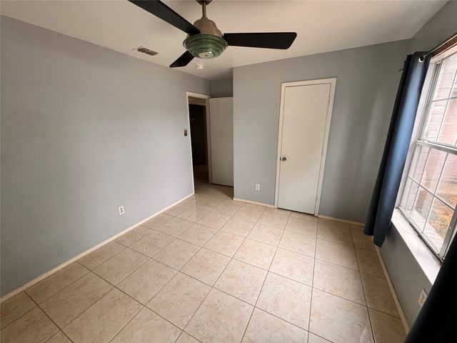 4470 Falls Drive, Dallas, TX 75211