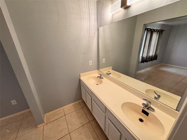 4470 Falls Drive, Dallas, TX 75211