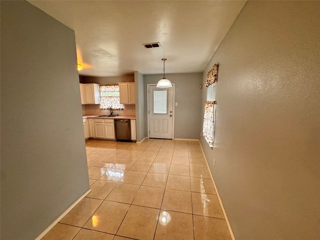4470 Falls Drive, Dallas, TX 75211