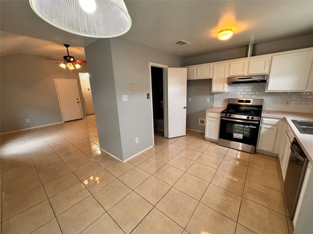 4470 Falls Drive, Dallas, TX 75211