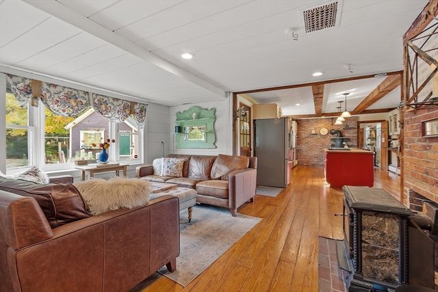 79 Central St, Berlin, MA 01503