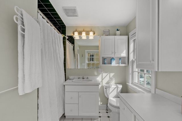 79 Central St, Berlin, MA 01503