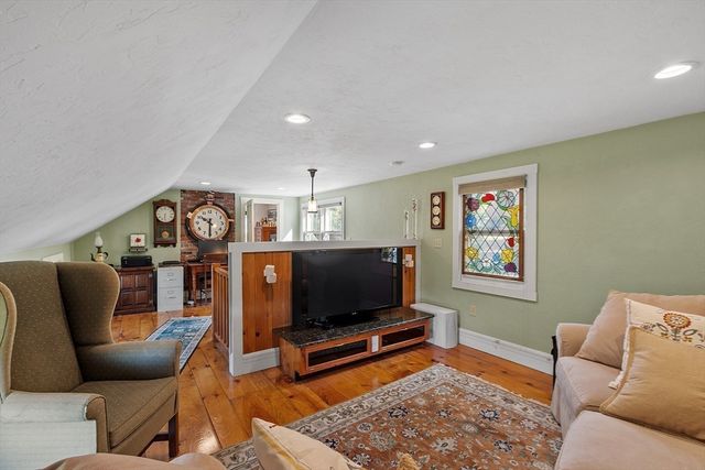 79 Central St, Berlin, MA 01503