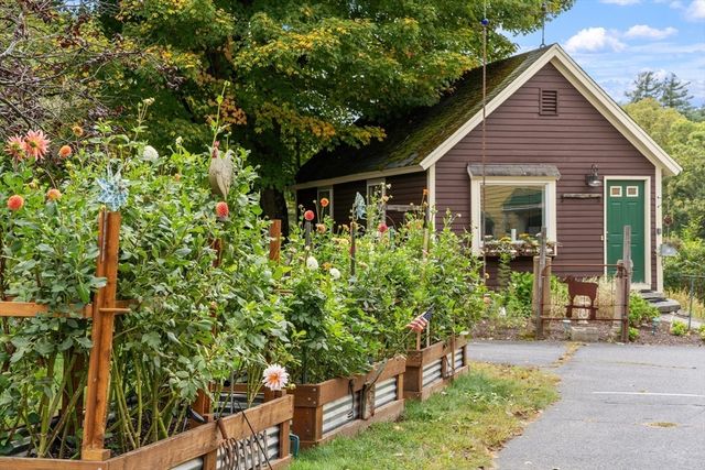 79 Central St, Berlin, MA 01503