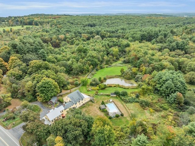 79 Central St, Berlin, MA 01503