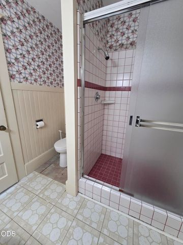 612 NW 3rd Street, Grants Pass, OR 97526