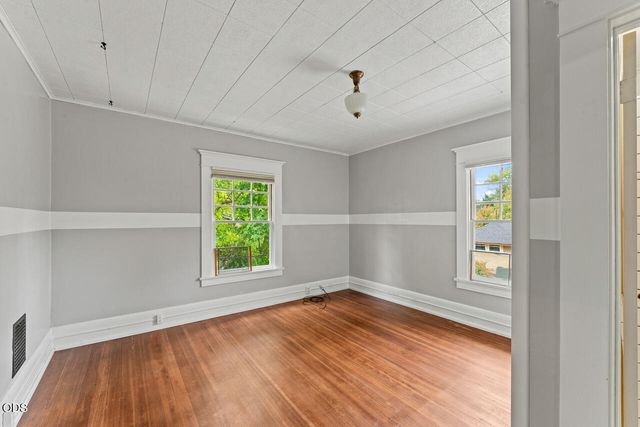 612 NW 3rd Street, Grants Pass, OR 97526