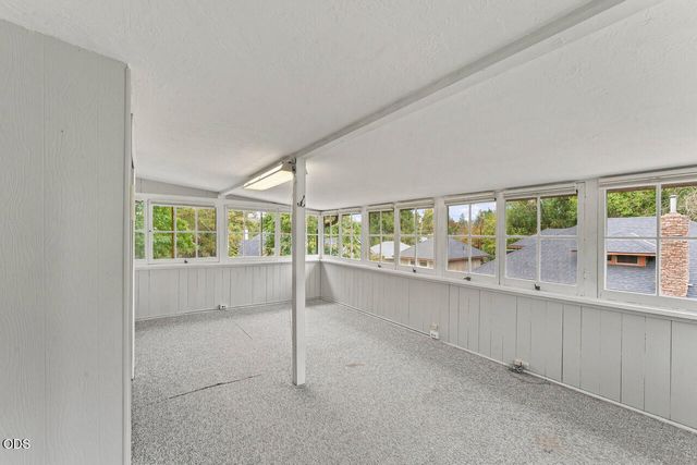 612 NW 3rd Street, Grants Pass, OR 97526