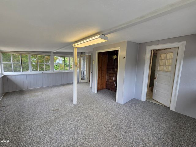 612 NW 3rd Street, Grants Pass, OR 97526