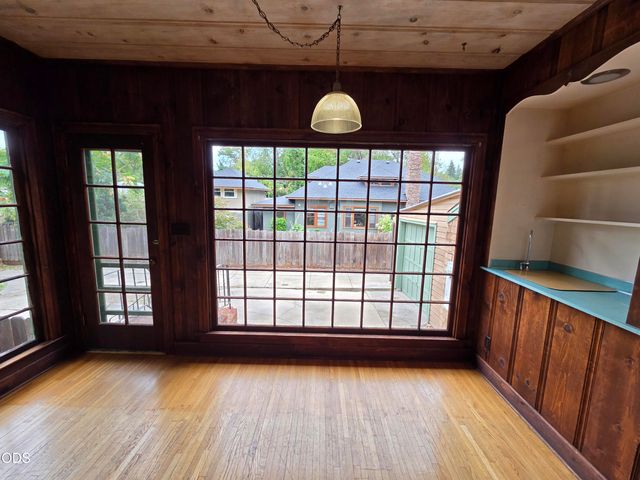 612 NW 3rd Street, Grants Pass, OR 97526