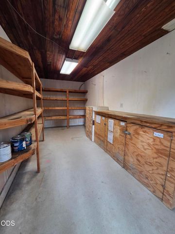 612 NW 3rd Street, Grants Pass, OR 97526