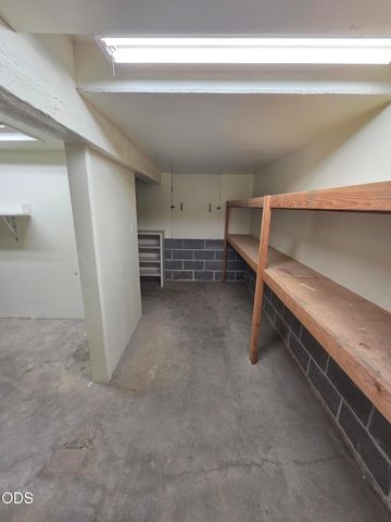 612 NW 3rd Street, Grants Pass, OR 97526