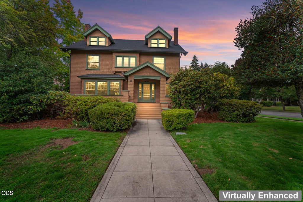 612 NW 3rd Street, Grants Pass, OR 97526