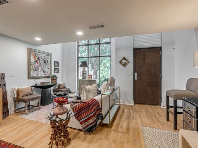 301 NE 4th Street 1, Oklahoma City, OK 73104