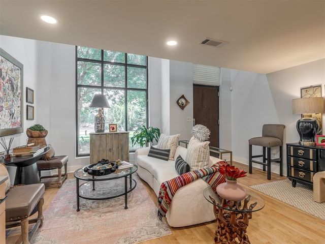 301 NE 4th Street 1, Oklahoma City, OK 73104