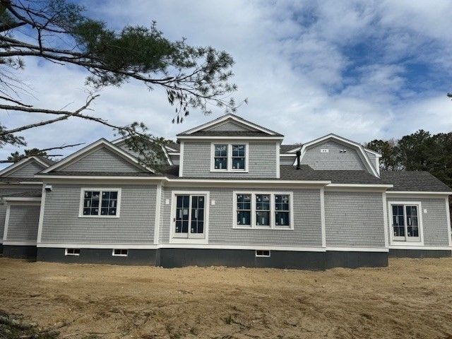 14 Herring Gull Rd, Mashpee, MA 02648
