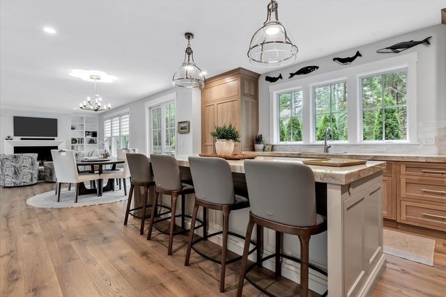14 Herring Gull Rd, Mashpee, MA 02648