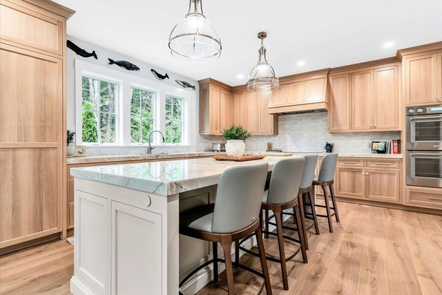 14 Herring Gull Rd, Mashpee, MA 02648