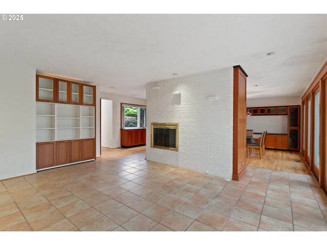 2636 MARIA Ct, West Linn, OR 97068