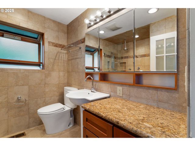 2636 MARIA Ct, West Linn, OR 97068