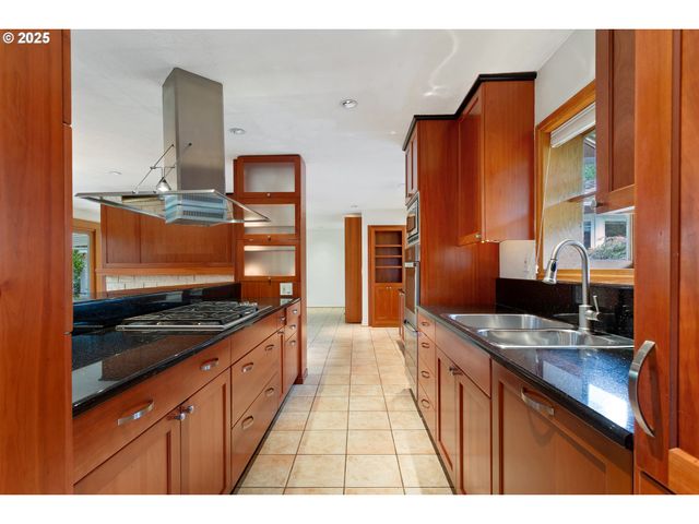 2636 MARIA Ct, West Linn, OR 97068