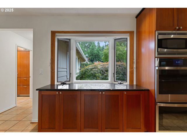 2636 MARIA Ct, West Linn, OR 97068