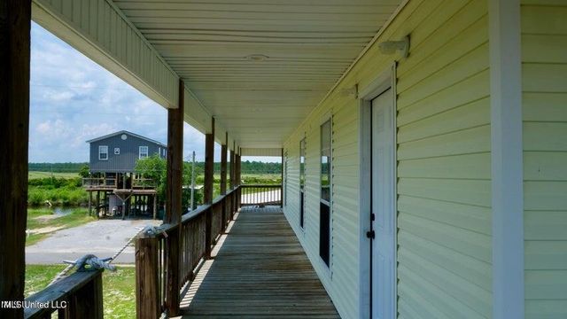 9019 Saint Teresa Drive, Bay Saint Louis, MS 39520