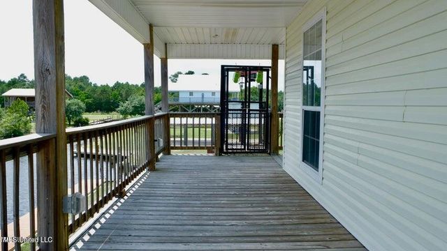 9019 Saint Teresa Drive, Bay Saint Louis, MS 39520
