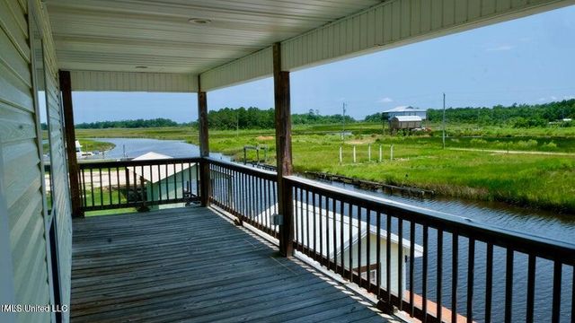 9019 Saint Teresa Drive, Bay Saint Louis, MS 39520
