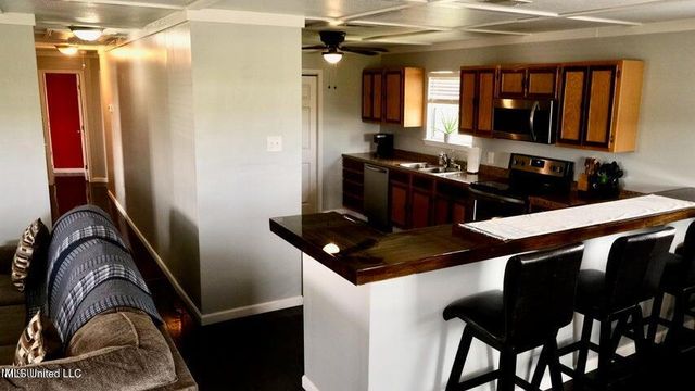 9019 Saint Teresa Drive, Bay Saint Louis, MS 39520